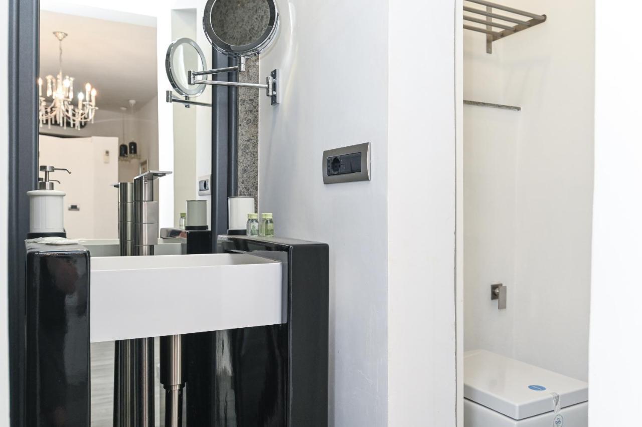 The Essential Trastevere Design Studio ローマ エクステリア 写真
